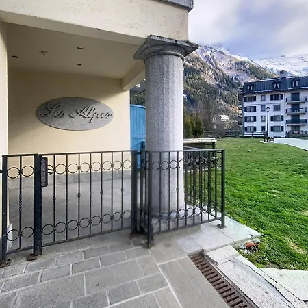 Cosy Au Centre De Avec Parking - Fr-1-507-42 * Chamonix